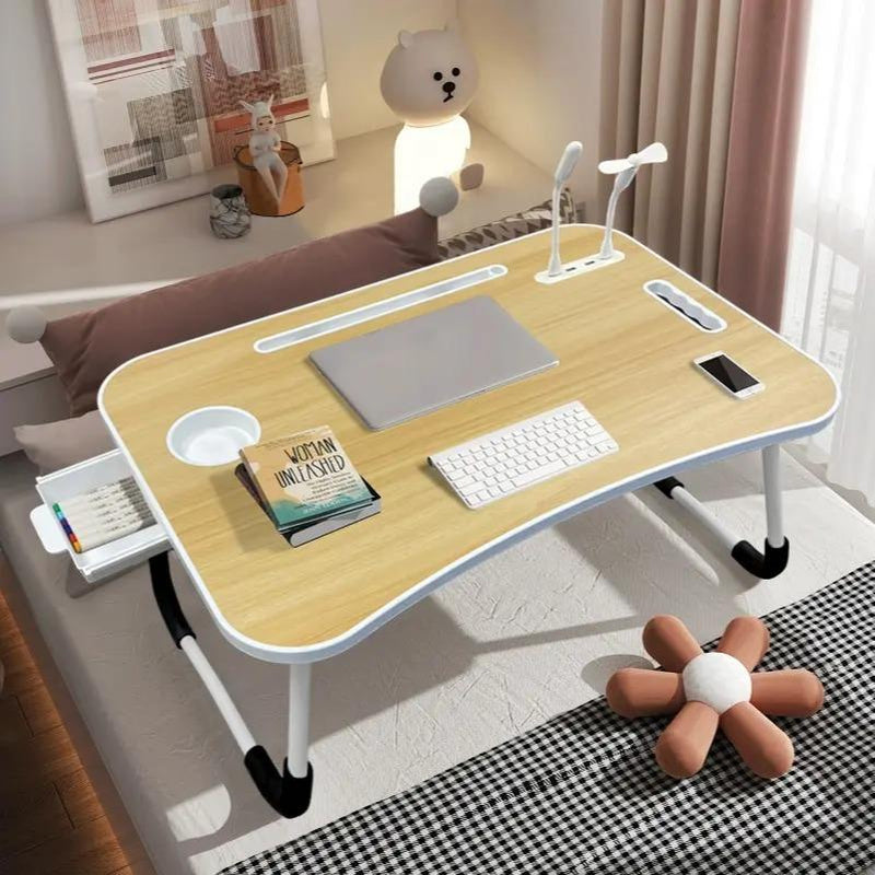 Mesa multifuncional con reposapiés, portavasos y cajón, 4 puertos USB, ventilador y luz. Bandeja plegable portátil para portátil, desayuno en la cama, lectura y escritura en el sofá o sillón. Escritorio para portátil en la cama.