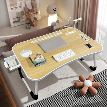 Mesa multifuncional con reposapiés, portavasos y cajón, 4 puertos USB, ventilador y luz. Bandeja plegable portátil para portátil, desayuno en la cama, lectura y escritura en el sofá o sillón. Escritorio para portátil en la cama.